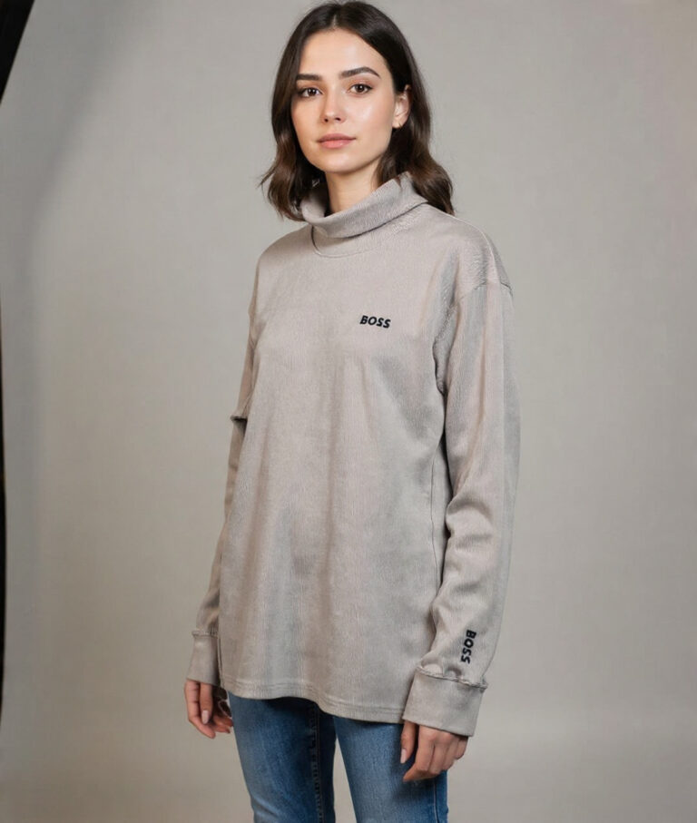 make_mockup_with_female_model_studio_background (6)