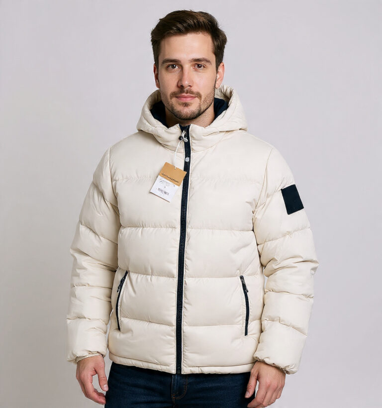 make_mockup_with_male_model_studio_background (5)